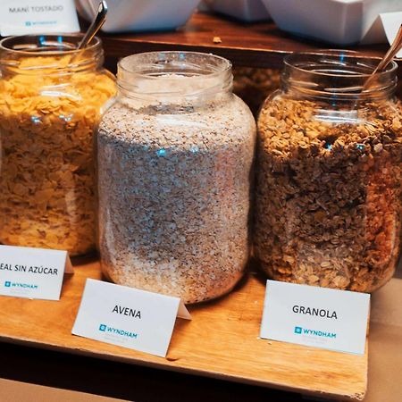 Wyndham Nordelta Tigre - Buenos Aires Hotel Buitenkant foto Granola, oatmeal and cornflakes