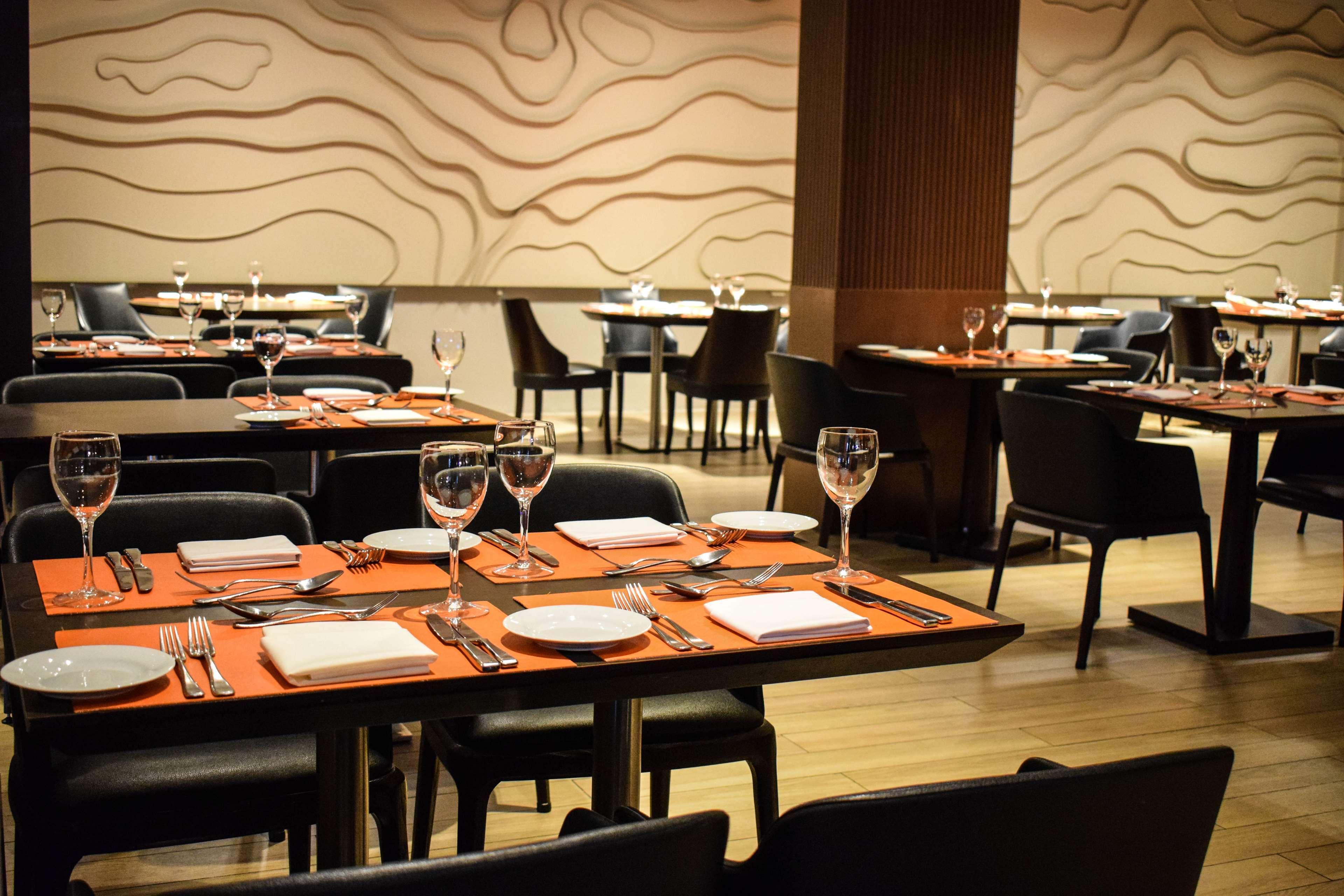 Wyndham Nordelta Tigre - Buenos Aires Hotel Buitenkant foto The interior of the restaurant
