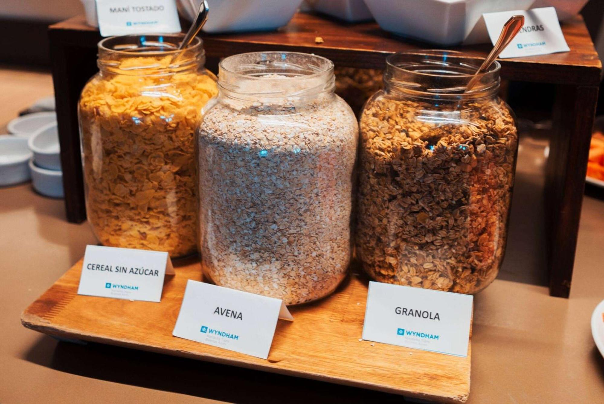 Wyndham Nordelta Tigre - Buenos Aires Hotel Buitenkant foto Granola, oatmeal and cornflakes